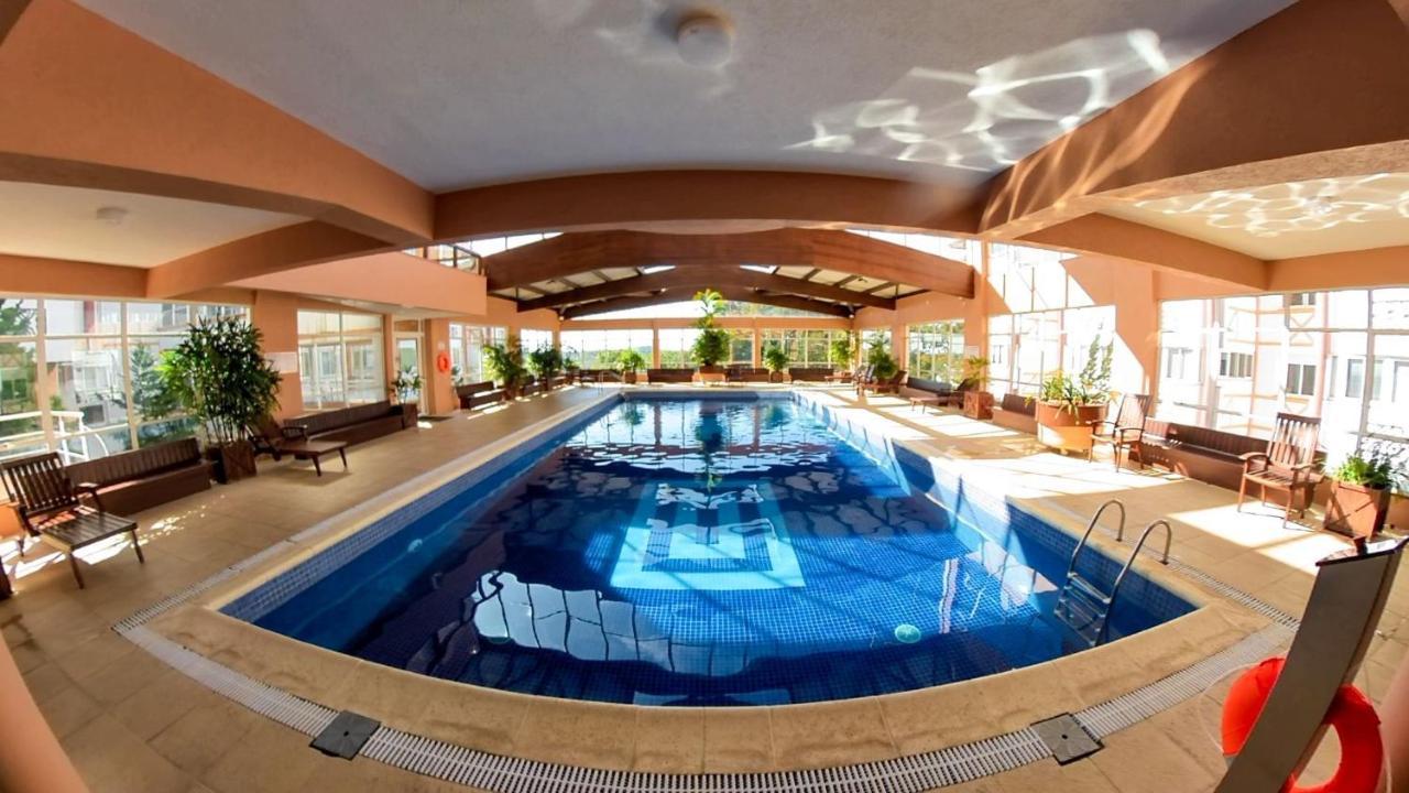 Apto No Centro De Gramado Com Piscina Termica Exterior photo
